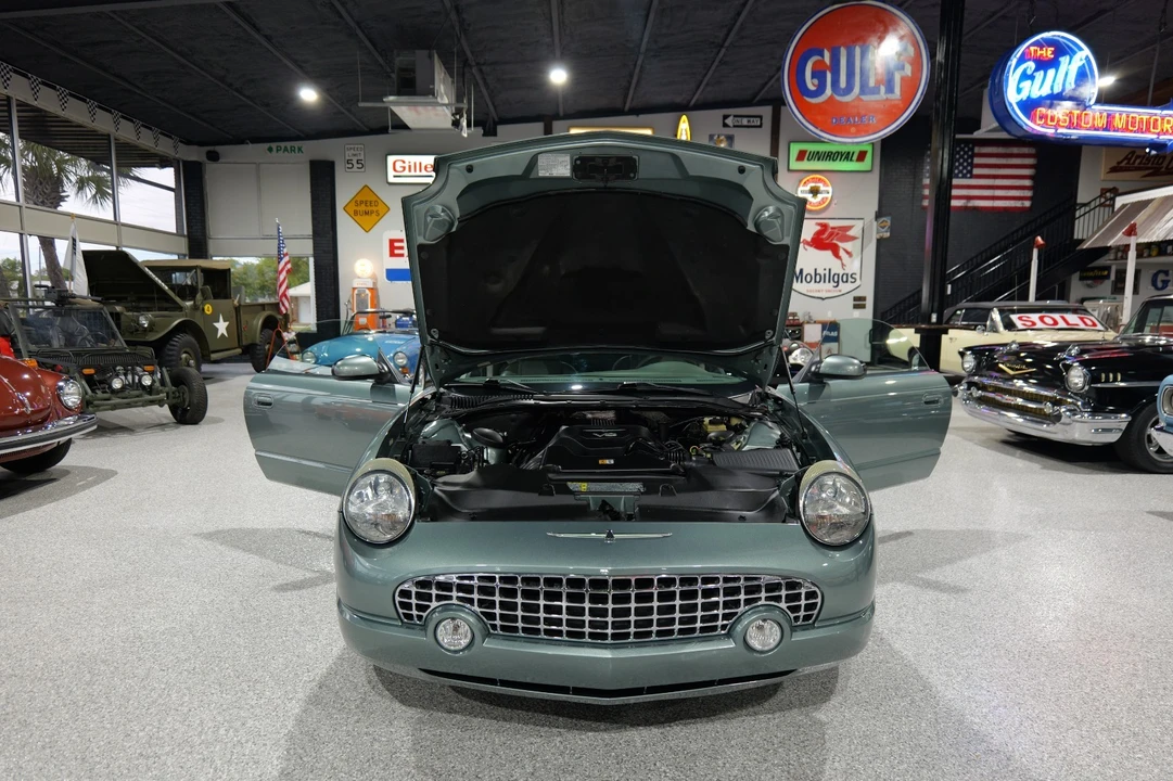 2004 Ford Thunderbird 11th Gen - Image 13 of 21