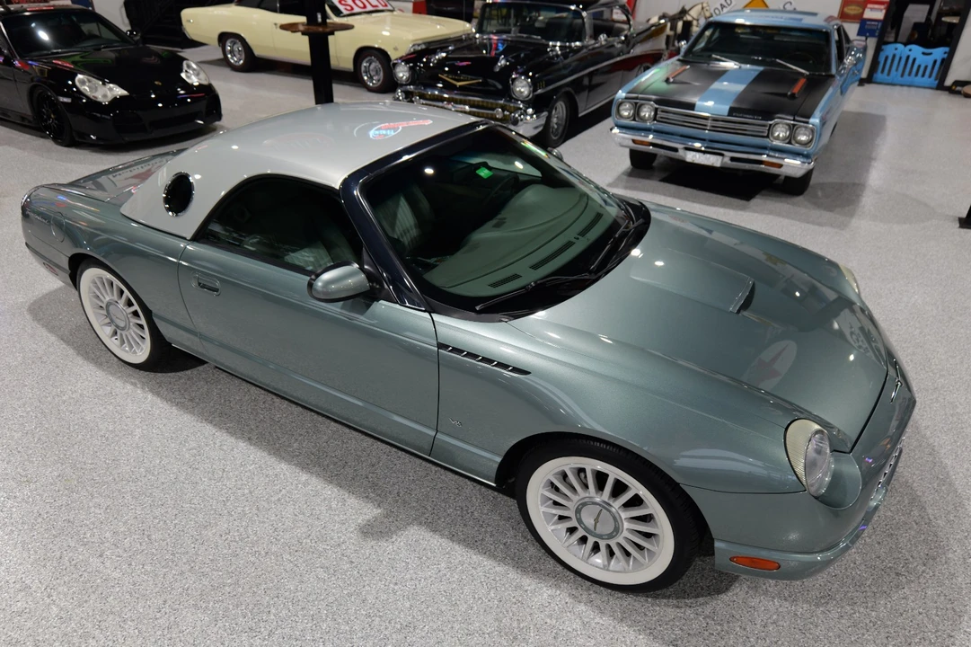 2004 Ford Thunderbird 11th Gen - Image 3 of 21