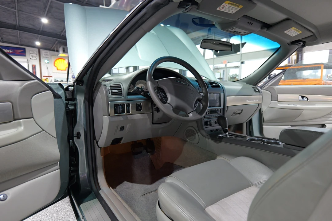 2004 Ford Thunderbird 11th Gen - Image 20 of 21