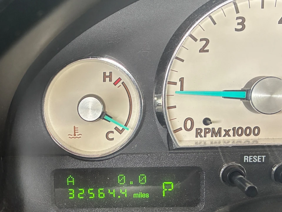 2004 Ford Thunderbird 11th Gen - Image 3 of 23