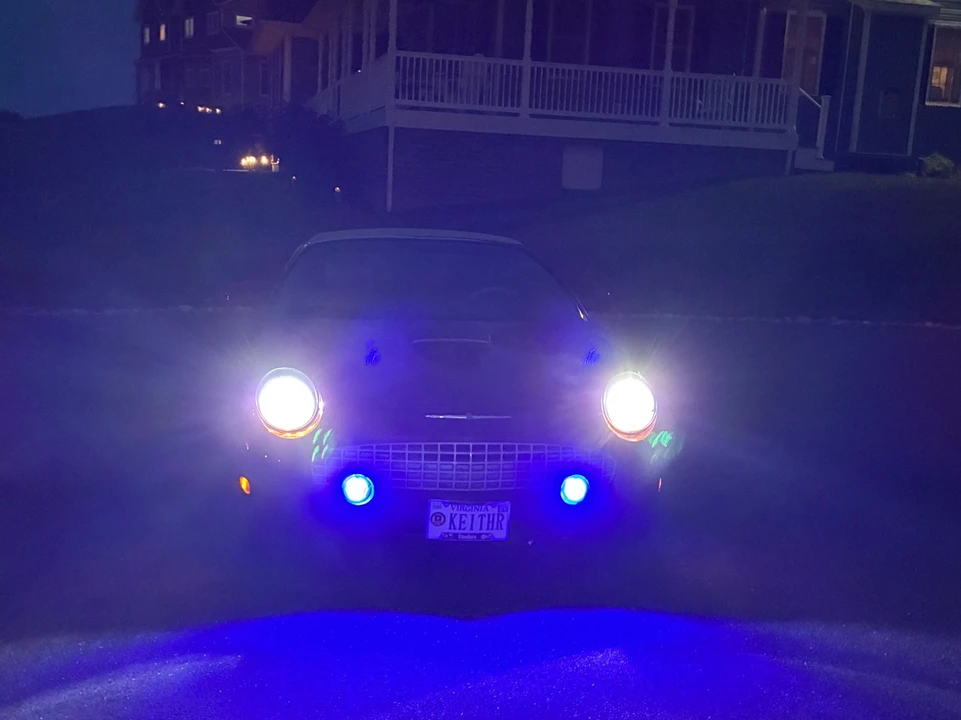 2004 Ford Thunderbird 11th Gen - Image 19 of 23