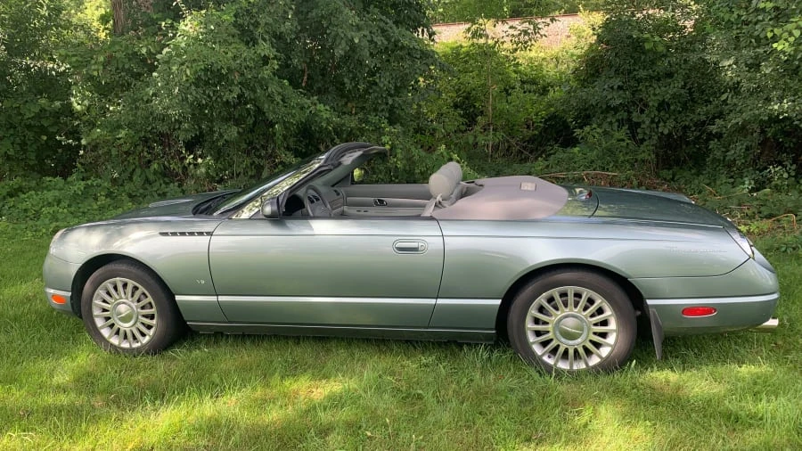 2004 Ford Thunderbird 11th Gen - Image 2 of 8