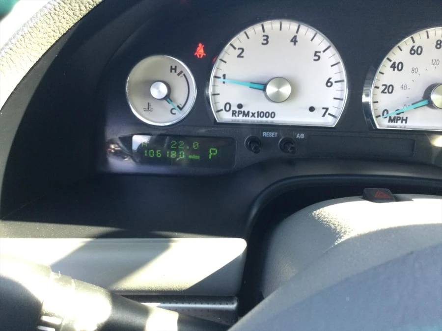 2004 Ford Thunderbird 11th Gen - Image 12 of 17