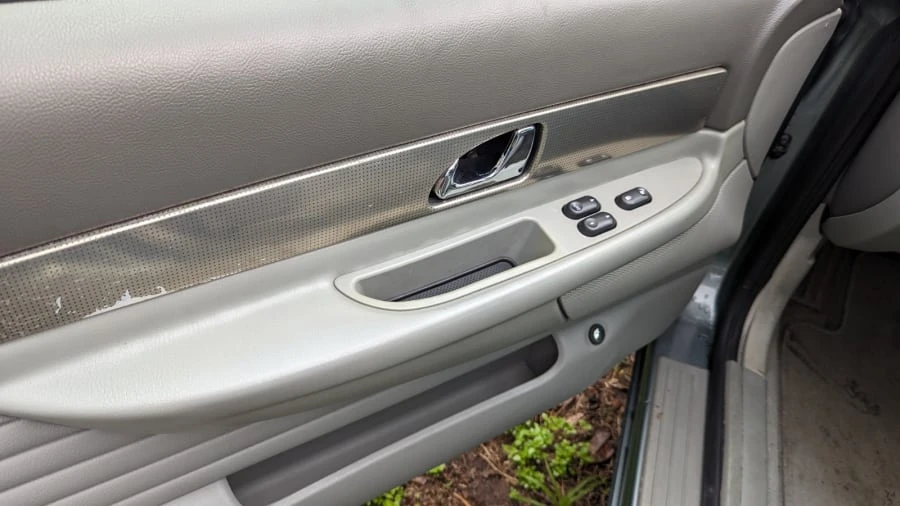 2004 Ford Thunderbird 11th Gen - Image 13 of 17