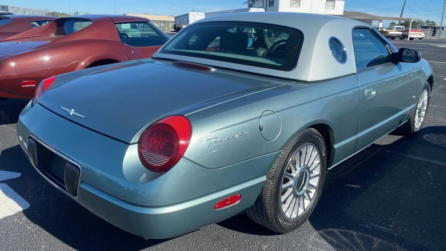 2004 Ford Thunderbird 11th Gen - Image 3 of 17