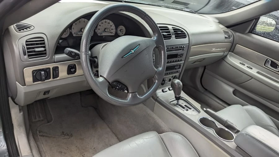 2004 Ford Thunderbird 11th Gen - Image 15 of 17