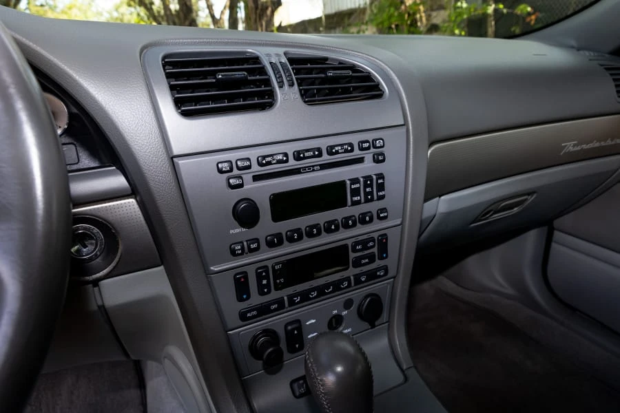2004 Ford Thunderbird 11th Gen - Image 8 of 26