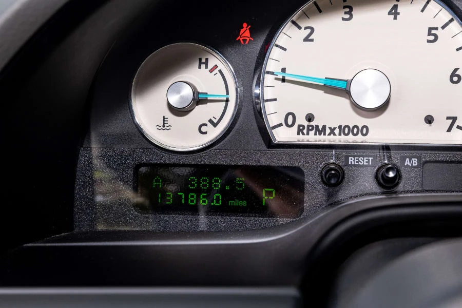2004 Ford Thunderbird 11th Gen - Image 26 of 26