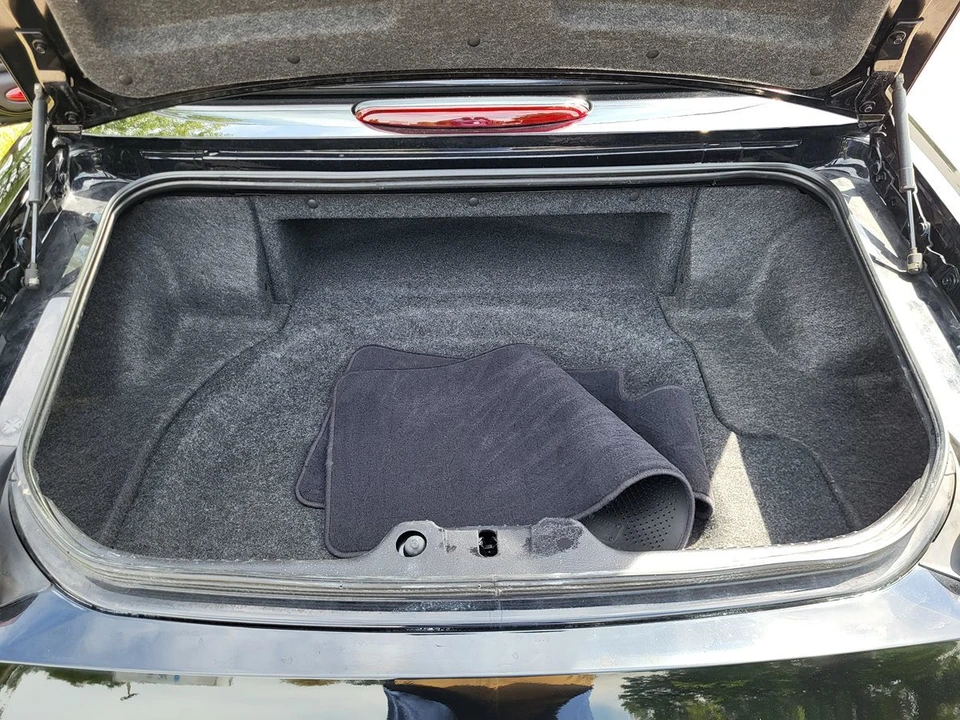2004 Ford Thunderbird 11th Gen - Image 15 of 30