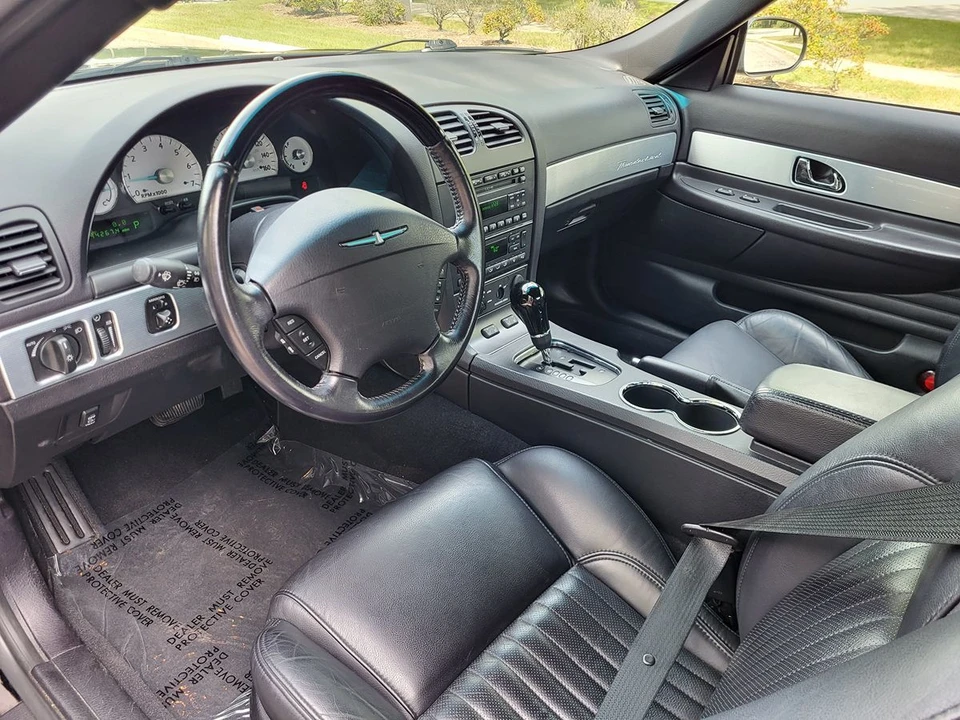 2004 Ford Thunderbird 11th Gen - Image 16 of 30