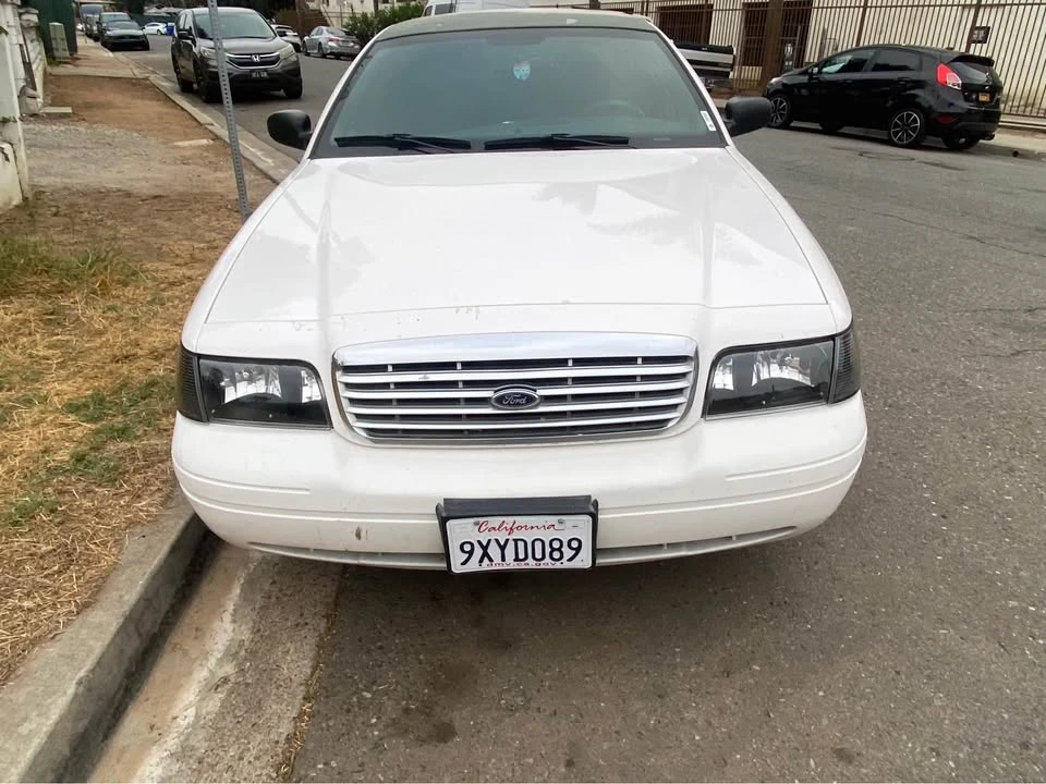 2004 Ford Crown Victoria - Image 3 of 4