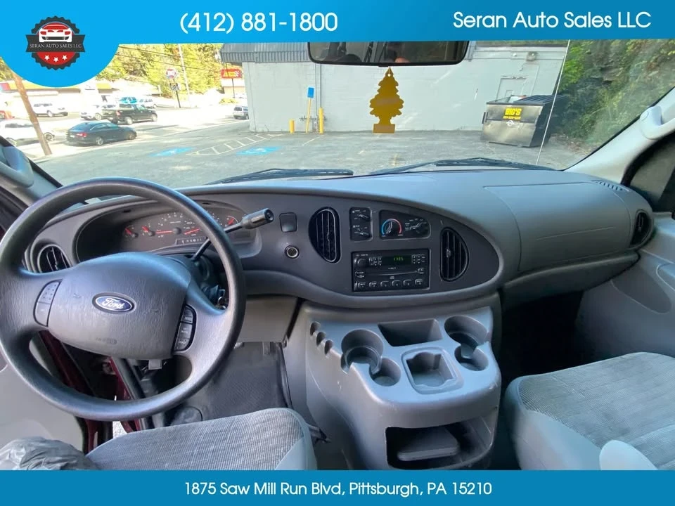 2004 Ford Econoline Van - Image 9 of 11