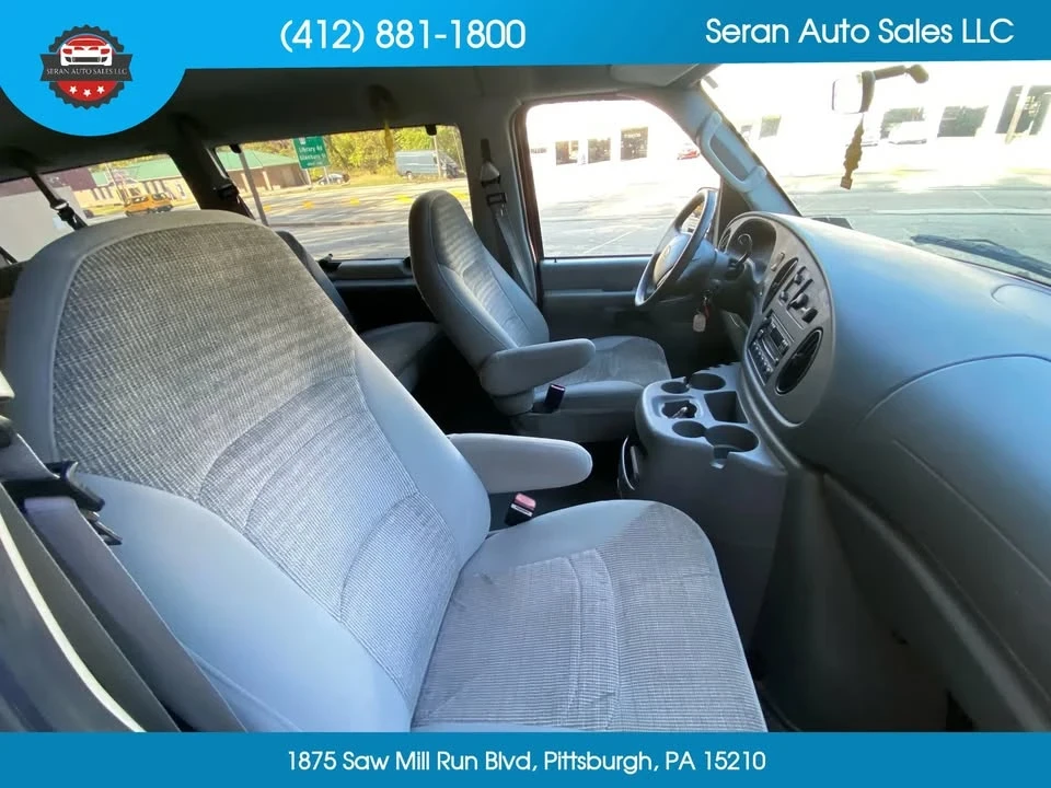 2004 Ford Econoline Van - Image 7 of 11