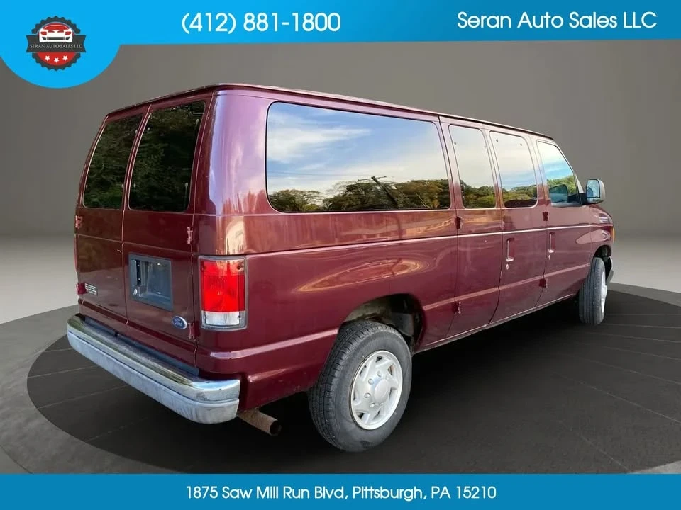 2004 Ford Econoline Van - Image 3 of 11