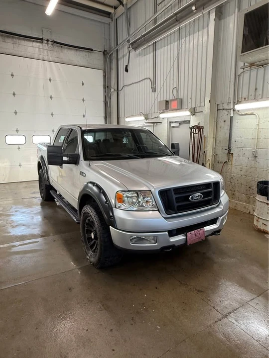 2004 Ford F-Series - Image 2 of 8
