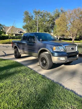 2004 Ford F-150 SuperCrew Cab Lariat