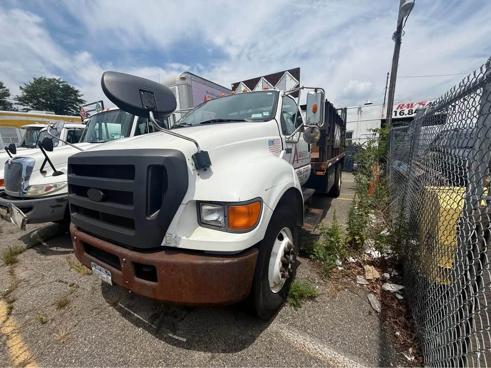 2004 Ford F-Series - Image 2 of 8