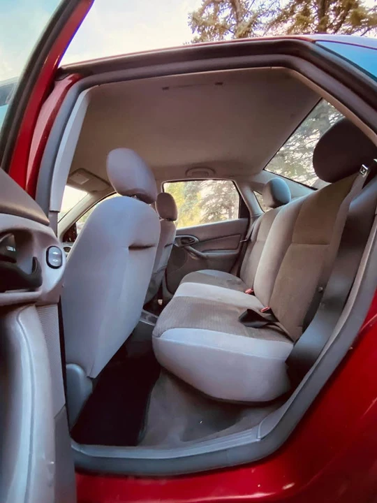 2004 Ford Focus 1st Gen - Image 10 of 17