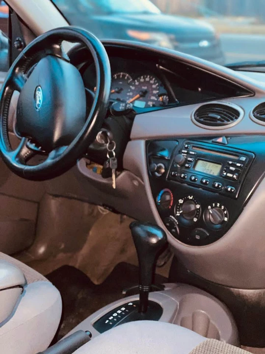 2004 Ford Focus 1st Gen - Image 16 of 17
