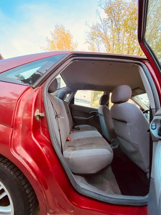 2004 Ford Focus 1st Gen - Image 13 of 17