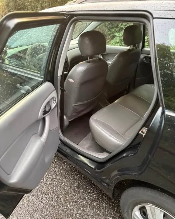 2004 Ford Focus 1st Gen - Image 2 of 3