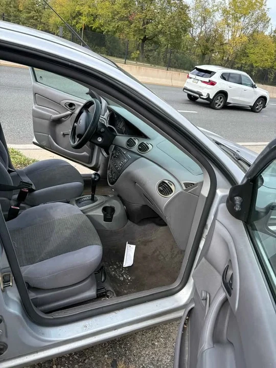 2004 Ford Focus 1st Gen - Image 14 of 14