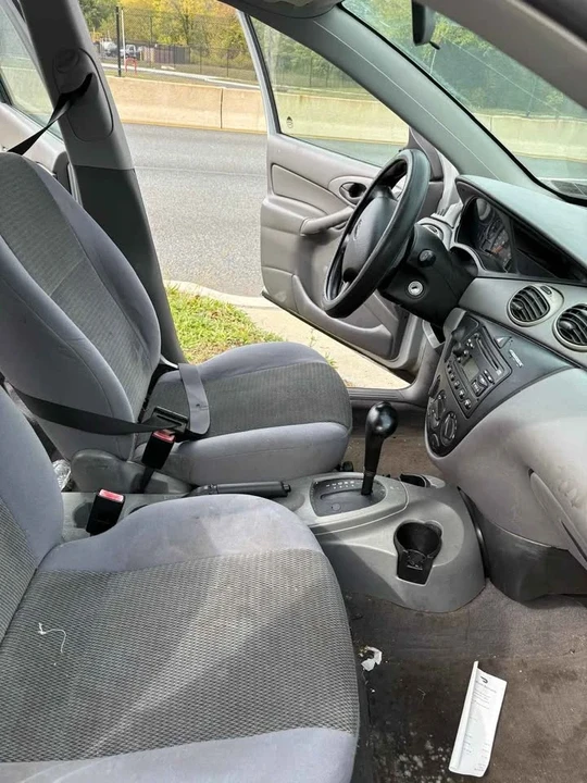 2004 Ford Focus 1st Gen - Image 13 of 14