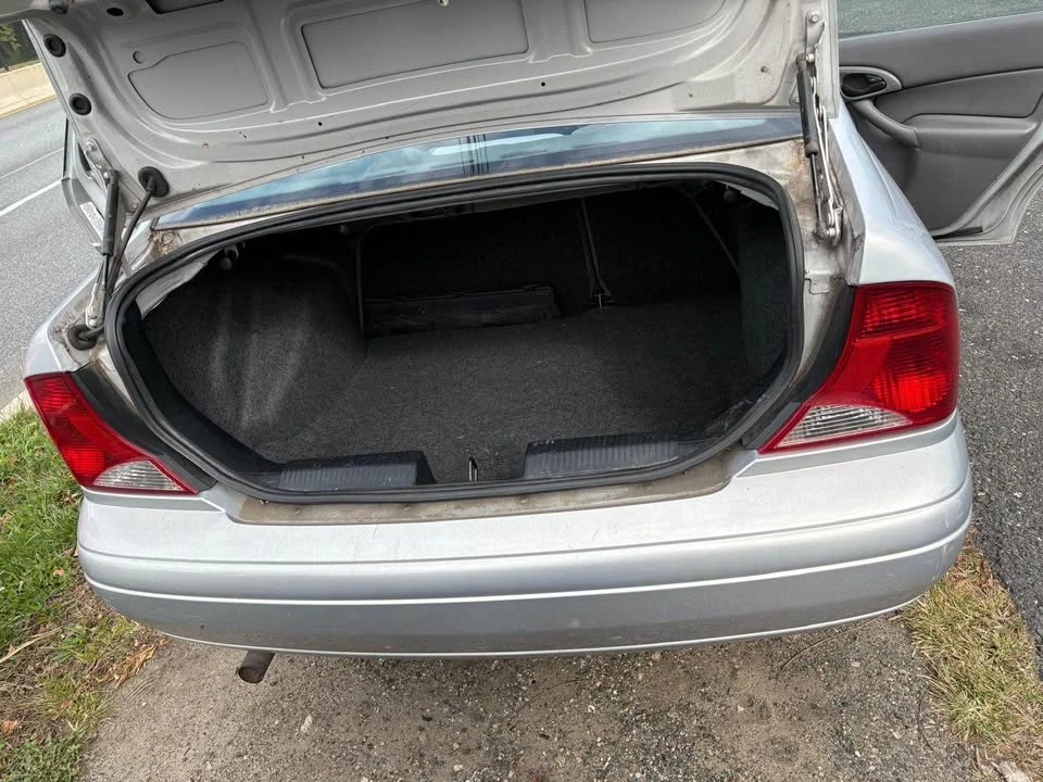 2004 Ford Focus 1st Gen - Image 15 of 20