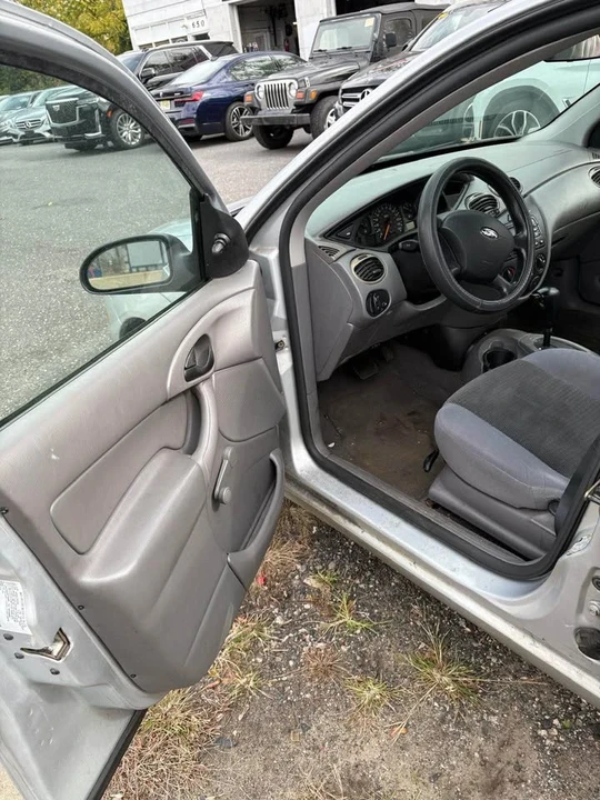 2004 Ford Focus 1st Gen - Image 19 of 20