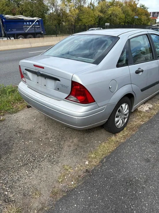 2004 Ford Focus 1st Gen - Image 4 of 14