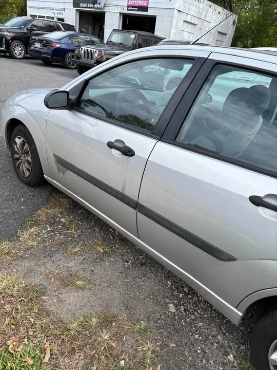 2004 Ford Focus 1st Gen - Image 8 of 20