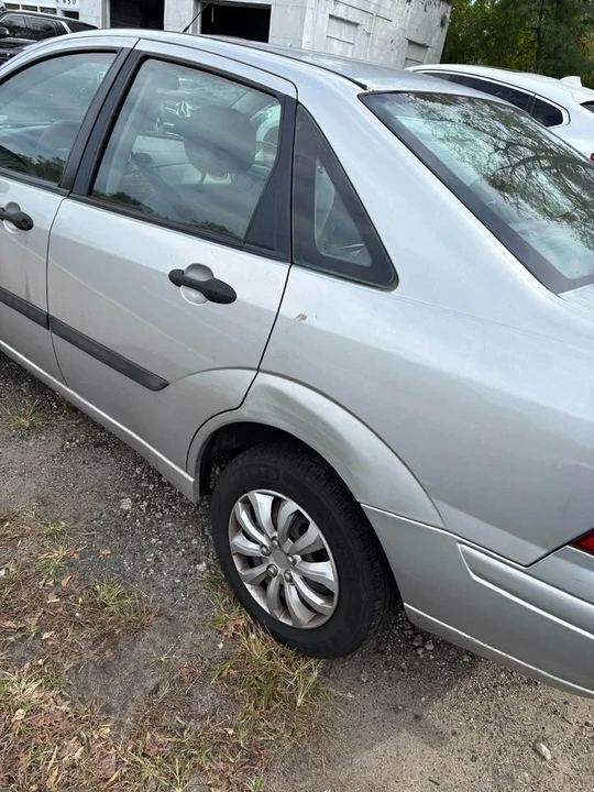 2004 Ford Focus 1st Gen - Image 12 of 20