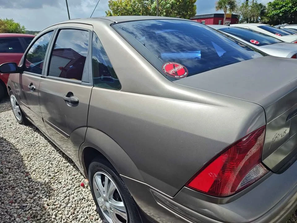 2004 Ford Focus 1st Gen - Image 2 of 4