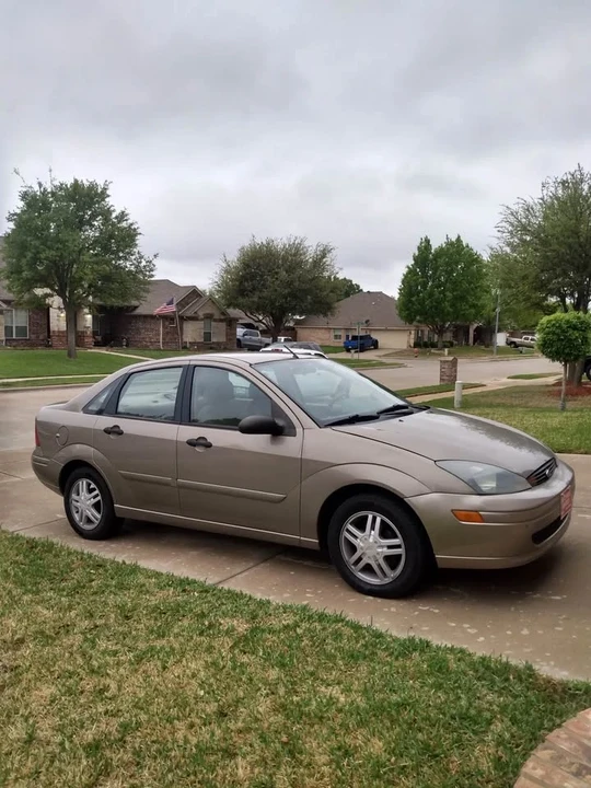 2004 Ford Focus 1st Gen - Image 2 of 3