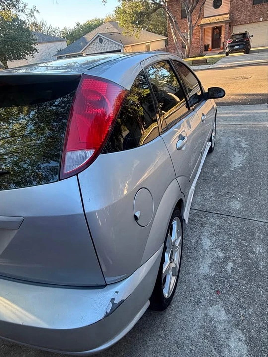 2004 Ford Focus 1st Gen - Image 5 of 12