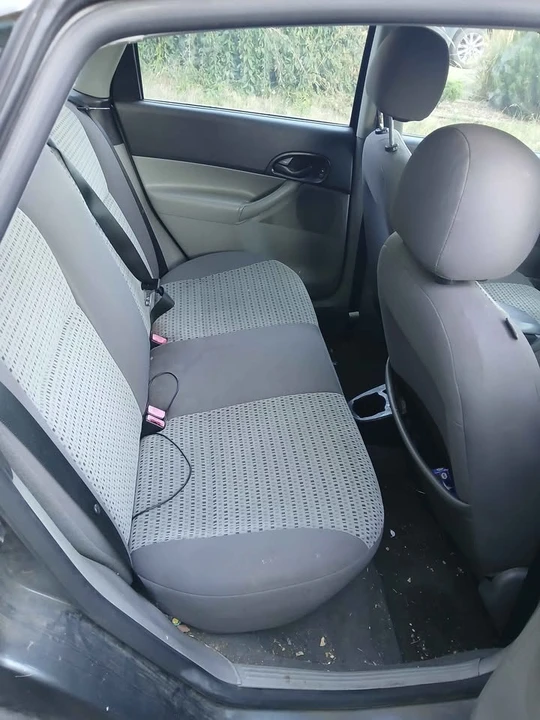 2004 Ford Focus 1st Gen - Image 7 of 9