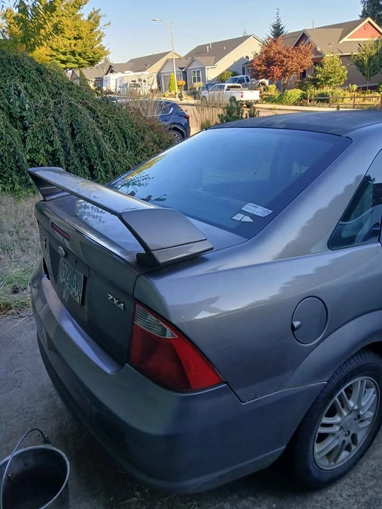 2004 Ford Focus 1st Gen - Image 3 of 9