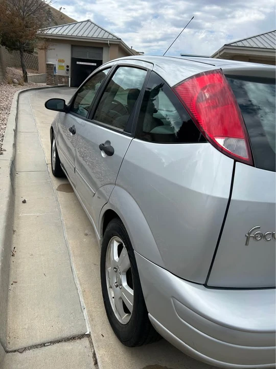 2004 Ford Focus 1st Gen - Image 5 of 9