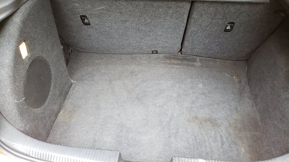 2004 Ford Focus 1st Gen - Image 10 of 18