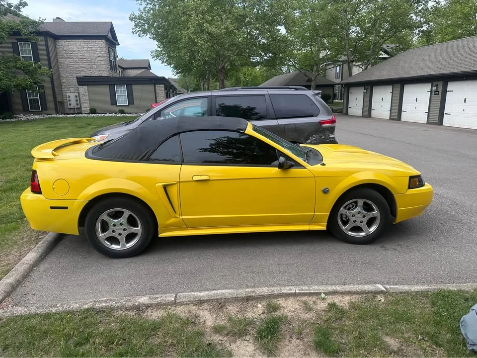 2004 Ford SN95 Mustang - Image 2 of 3