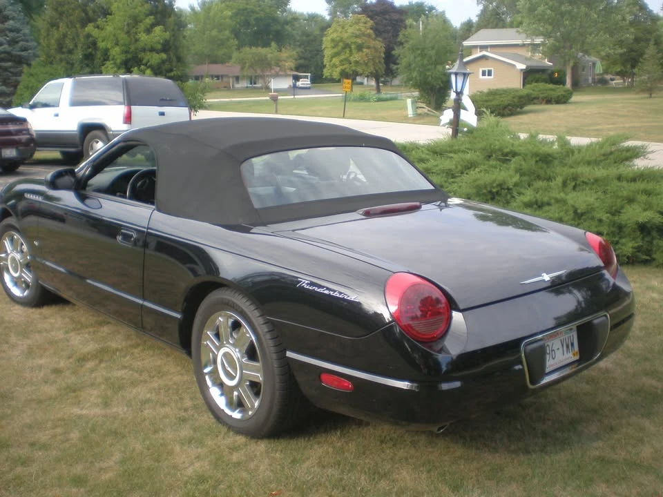 2004 Ford Thunderbird 11th Gen - Image 9 of 12