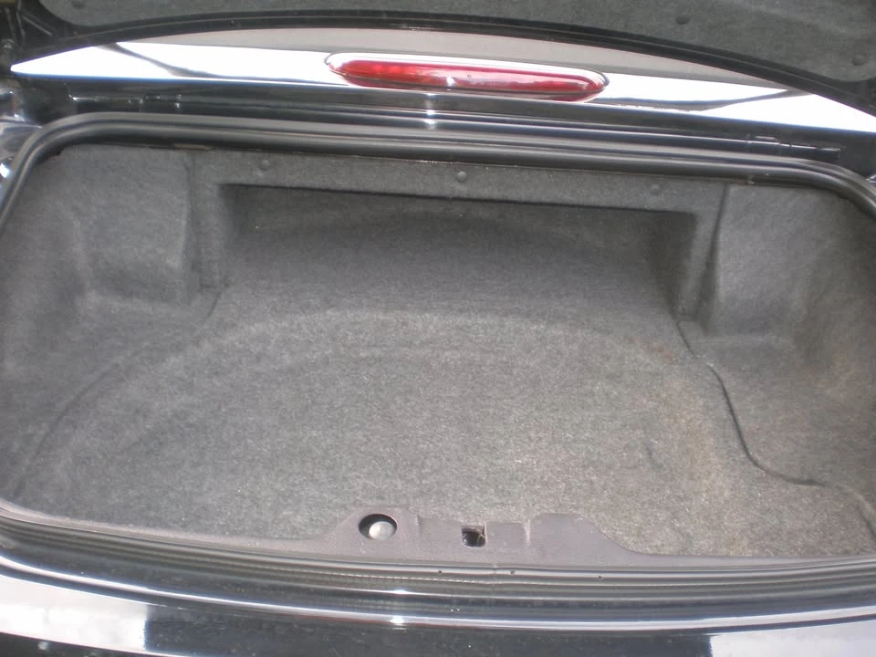 2004 Ford Thunderbird 11th Gen - Image 10 of 12