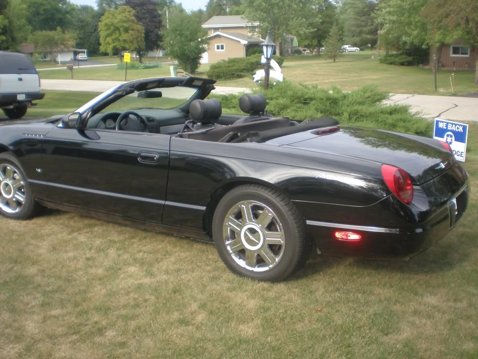 2004 Ford Thunderbird 11th Gen - Image 5 of 12