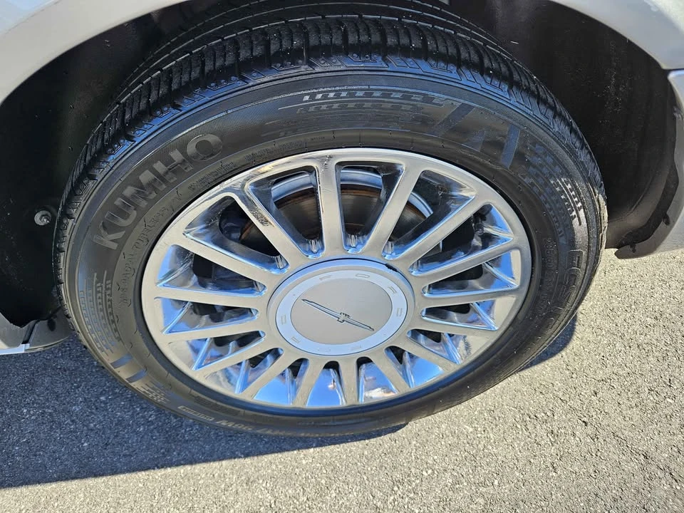 2004 Ford Thunderbird 11th Gen - Image 8 of 17
