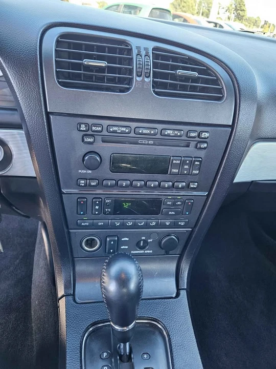 2004 Ford Thunderbird 11th Gen - Image 12 of 17