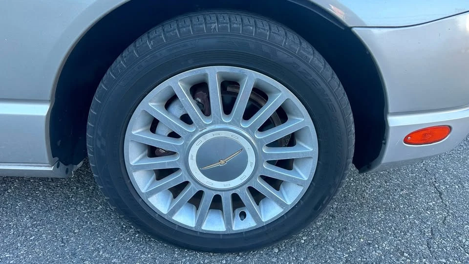 2004 Ford Thunderbird 11th Gen - Image 10 of 19
