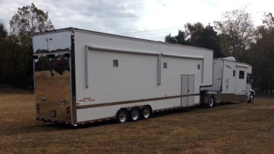 2004 Freightliner - Image 3 of 11