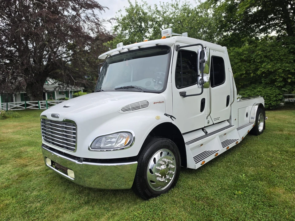 2004 Freightliner - Image 5 of 31