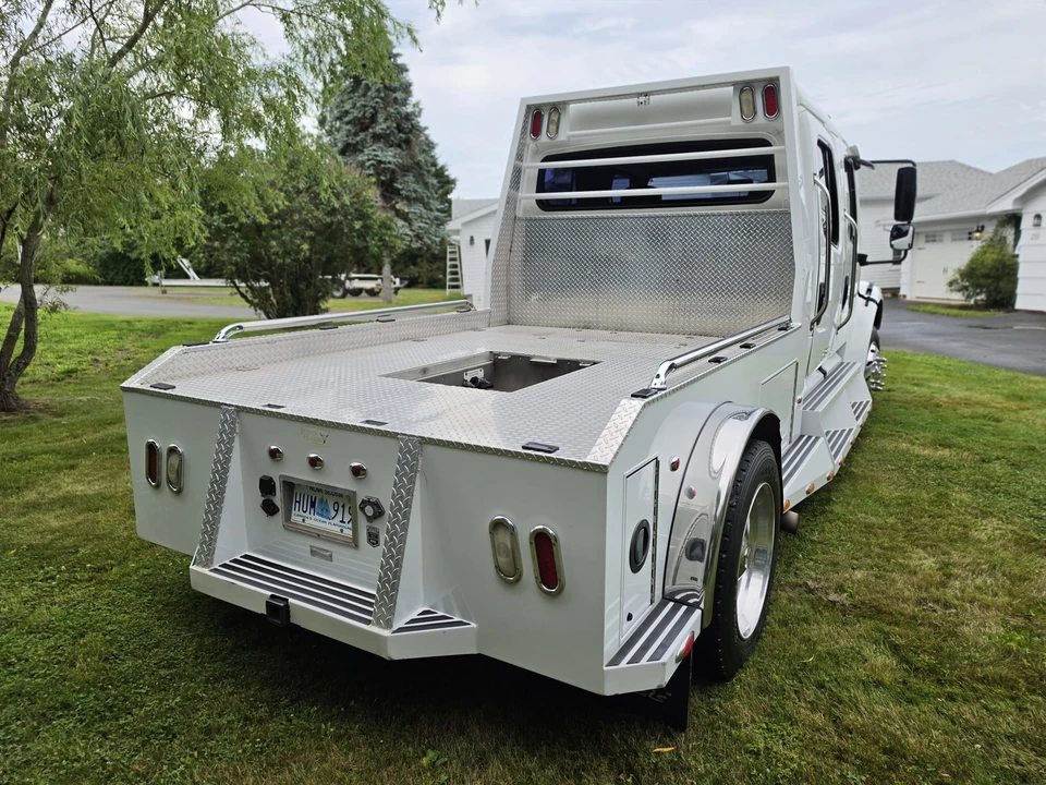2004 Freightliner - Image 11 of 31