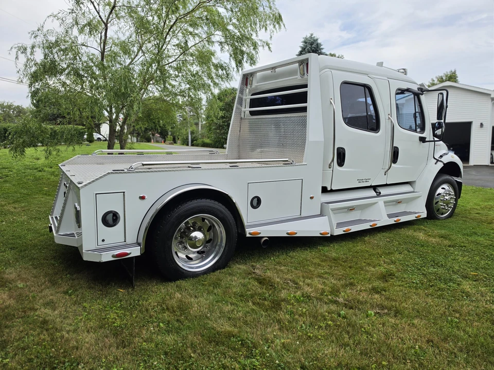 2004 Freightliner - Image 12 of 31